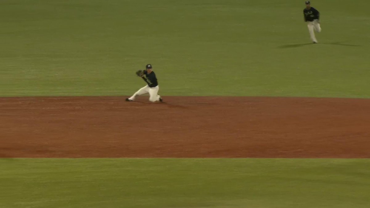 守備でも魅せる ドラフト6位・石井巧 スライディングキャッチからの好プレー ⚾️オイシックス×ヤクルト（ファーム） #イージースポーツ #swallows #だったらDAZN