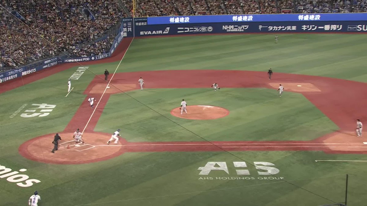 一死3塁のチャンスで #宮﨑敏郎 選手🐻 内野ゴロを打ち #京田陽太 選手の素晴らしいスタートでホームへ送球できず！同点のホームイン‼️🙌🙌🙌 8回裏 DB 1 - 1 G #横浜スタジアム #baystars