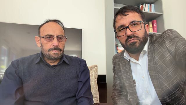 دروند او معزز مشر مؤرخ او علمی شخصیت استاد شهسوار سنگروال صاحب سره مو د ډیورند کرښې په اړه یوه علمي او تاریخي مرکې کړئ حتما یې وآؤرئ نوموړي په دې مرکه کې ګڼ مهم تاریخي، علمي او حقوقي مسائل په خورا ژور او مستند ډول بیان کړل، د بار بار بیا بیا اورېدو ارزښت لري او انسان ترې ډېر څه زده کولی شي.
