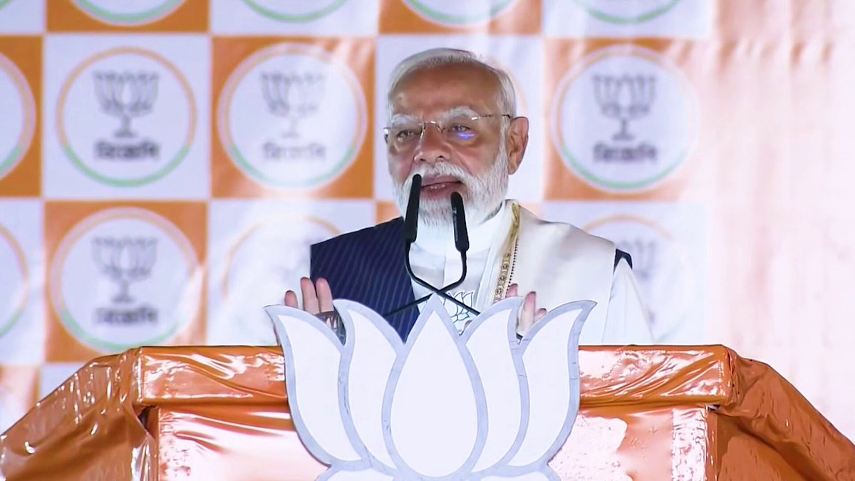 नेताजी सुभाषचंद्र बोस ने कहा था - तुम मुझे खून दो, मैं तुम्हें आजादी दूंगा। आप हमें आशीर्वाद दीजिए, हम आपको टीएमसी के भय से आजादी देंगे। -मा. प्रधानमंत्री श्री Narendra Modi जी