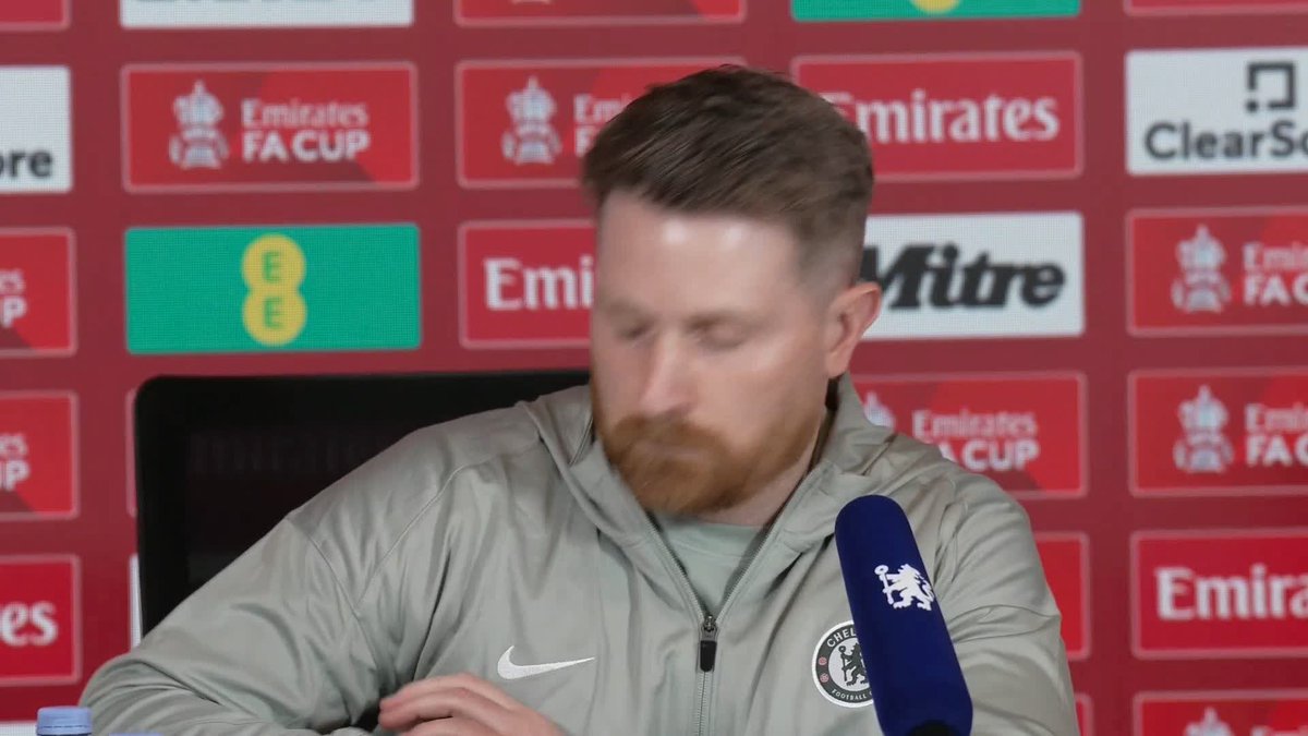 "All I am thinking about is Leeds" Calum McFarlane ahead of taking charge of Chelsea following Liam Rosenior's sacking 🗣️