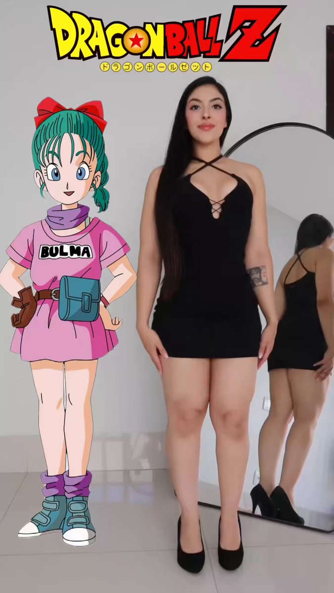 Bulma cosplay from Dragon Ball