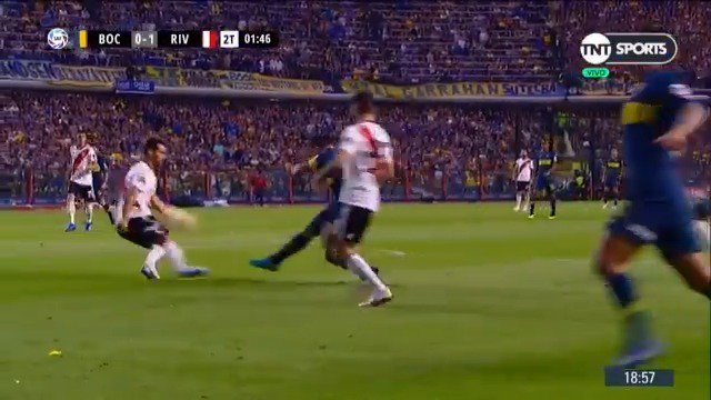 📣 "Si me cobran ese penal en contra como el que pide RIVER contra BOCA, TE TENÉS QUE CAGAR A TROMPADAS. Si lo cobras, tenés que cobrar 10 de esos por partido". 🎧🎙 DARIO ISMAEL BENEDETTO, desde Ecuador 🇪🇨 #Flashback