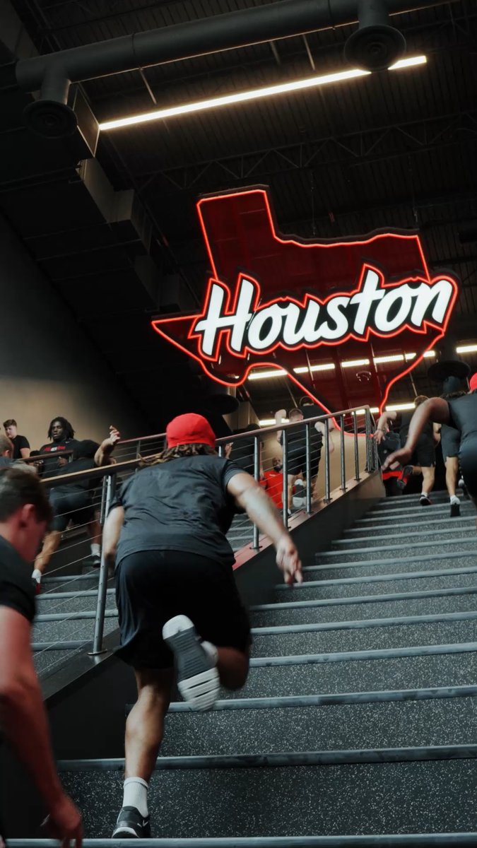 Finish the week STRONG👊 #GoCoogs