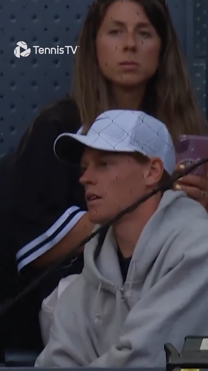 We see you, Jannik ๐ Jannik Sinner has taken his seat for this Jodar vs de Minaur second round clash. #MMOPEN | #MMOPEN