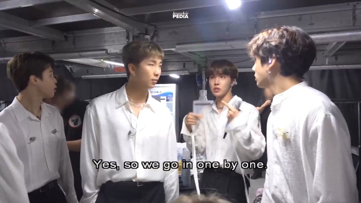 When BTS ran into a major technical issue just as their concert was about to begin, j-hope immediately stepped up to lead and facilitate the next steps. Competent, composed, and dependable—that's Team Leader Jung.