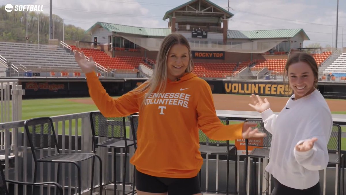 "Isn't she purty?" 🤩  Take a look at Sherri Parker Lee with Tennessee Softball’s Gabby Leach and Sage Mardjetko! #NCAASoftball