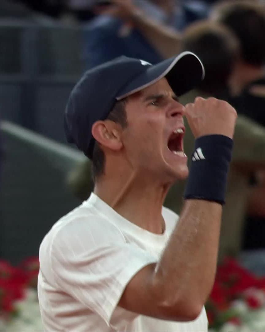 Lo de meterle un 6-3 6-1 al 8 del mundo asusta a cualquiera. Este chico tiene una falta total de miedo cuando juega. Da igual el sitio o el rival. Rafa no se achanta ante nadie. A nivel tenis le puede competir a cualquiera, jugando como hoy.