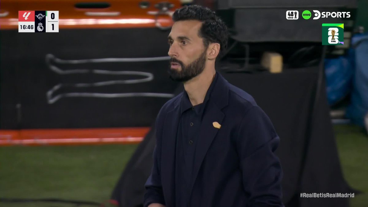 ¡GOL DE REAL MADRID! Tras un remate de larga distancia de Valverde 🇺🇾, Vinicius 🇧🇷 la empujó para el 1-0 ante Betis.