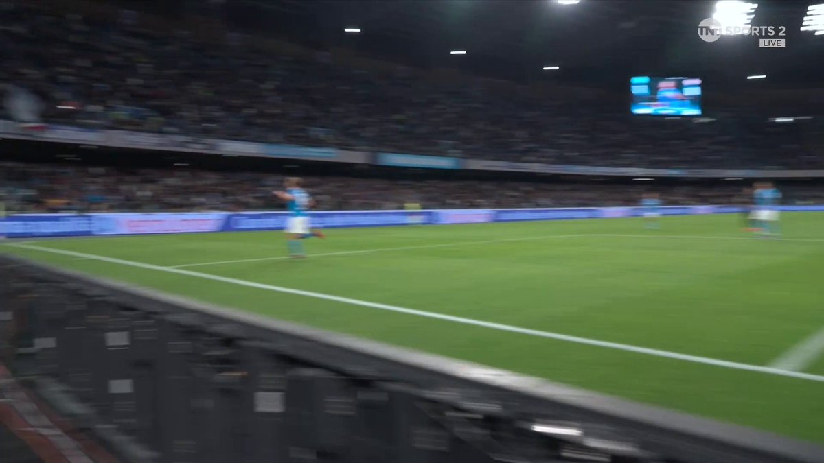 2-0 now to Napoli, and it's a bit of brilliance from Rasmus Hojlund 🤩 The strength the run and cut inside, and a deflection on his shot takes it past the goalkeeper to make it 2-0. 📺 TNT Sports on HBO Max