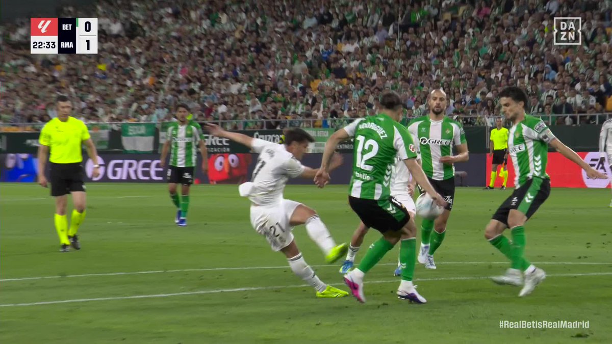 El penalti que reclamó Brahim 🧐 El balón dio en la mano de Ricardo Rodríguez pero Soto Grado pitó un fuera de juego previo de Bellingham #LALIGAenDAZN ⚽