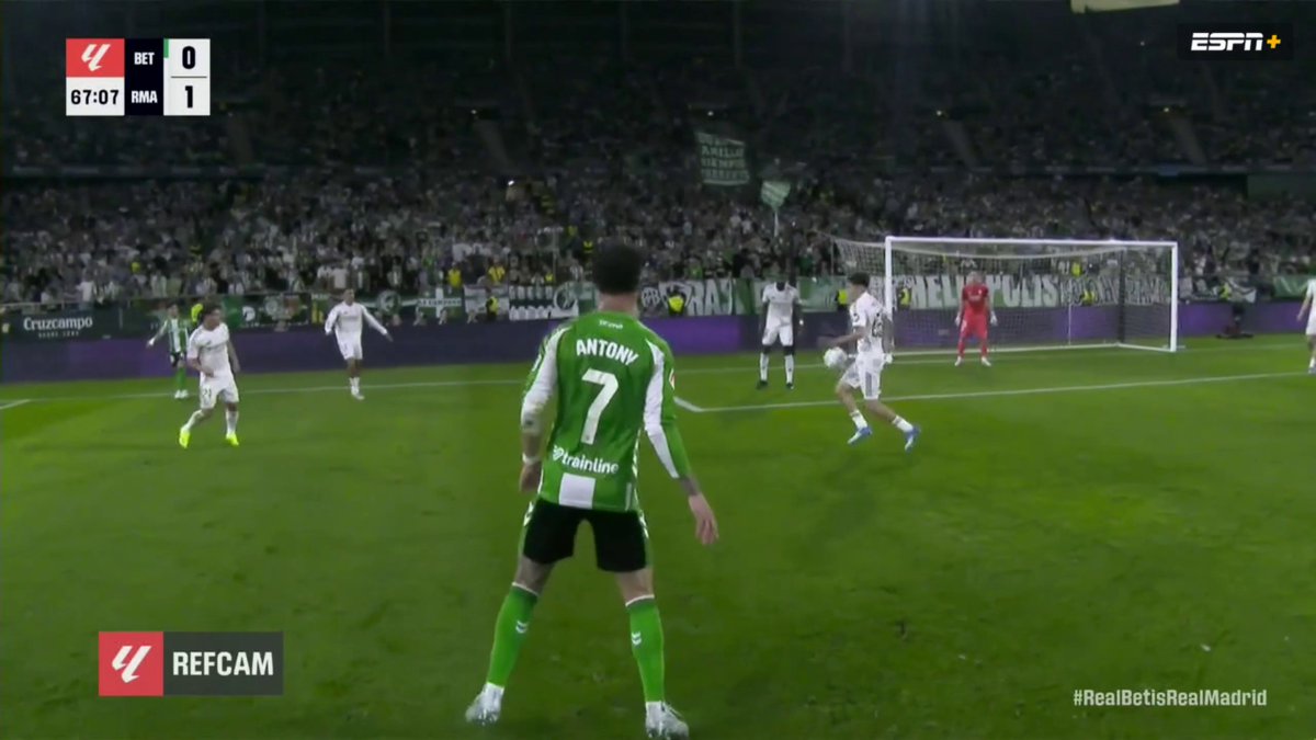 This angle of Lunin's save from the LALIGA refcam 👀