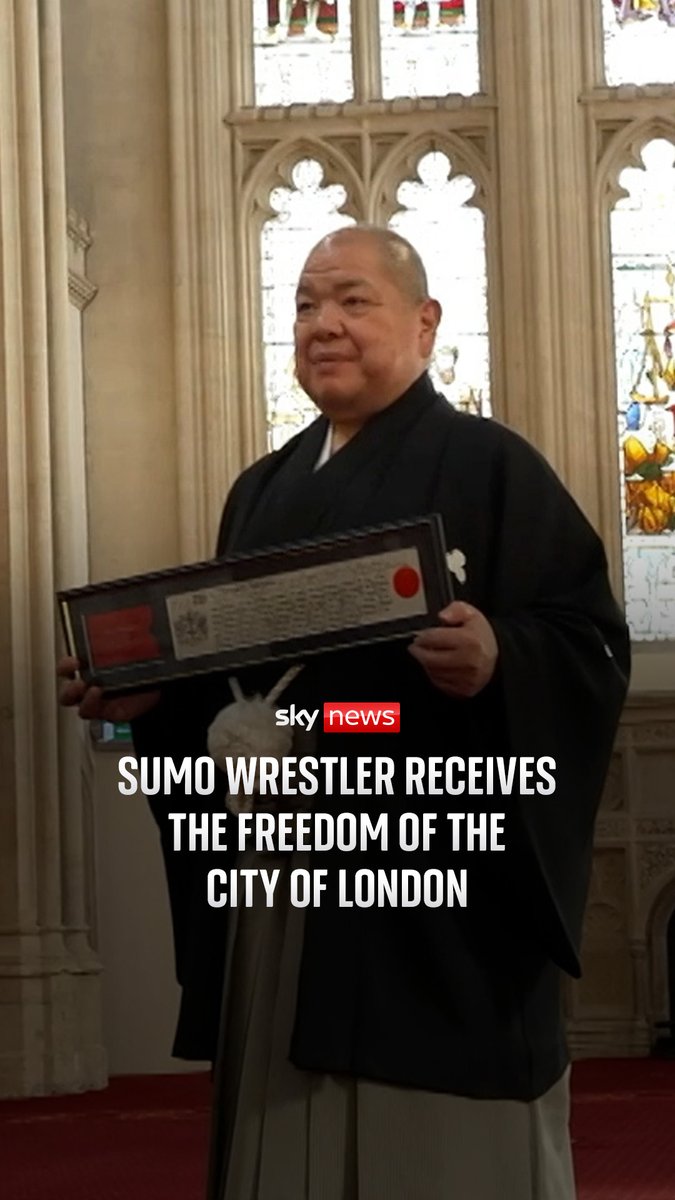 Nobuyoshi Hakkaku, Japanese champion sumo wrestler and chairman of the Japanese Sumo Association, receives the Freedom of the City of London.