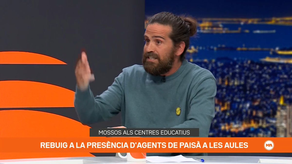 "Els centres educatius on es farà el pla pilot amb mossos de paisà s'estan organitzant i dilluns hi haurà mobilitzacions." Oriol Francesch, del sindicat USTEC, diu que la policia "no és un agent educatiu" i aposta per la mediació #MésNit3Cat