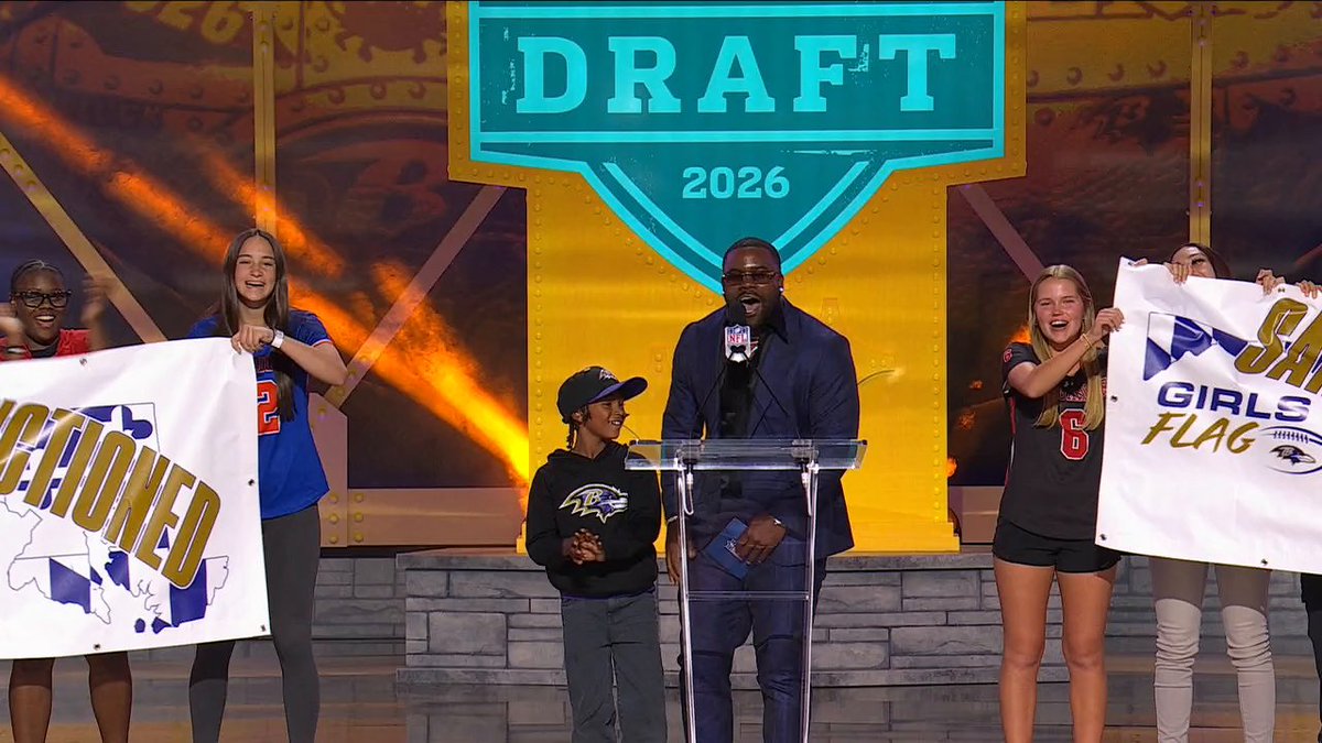 "Steelers still suck!" 😅 Mark Ingram II's son made sure to let the crowd in Pittsburgh know his Ravens loyalty 😂