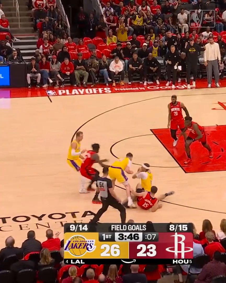 Hayes hustle to Rui three 🔥 Rui Hachimura dropped 16 first-quarter points on 6-6 from the field 😮‍💨