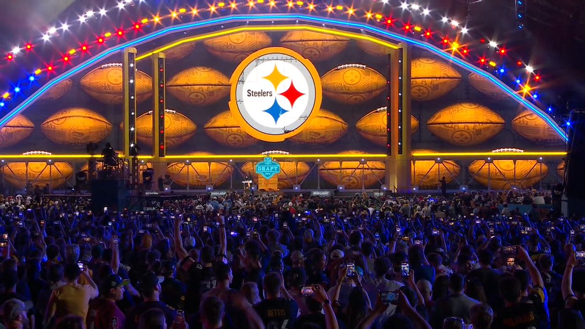 The Pittsburgh crowd was hype for former Penn State QB Drew Allar 😤 The Steelers select him in Round 3, No. 76 overall 💪