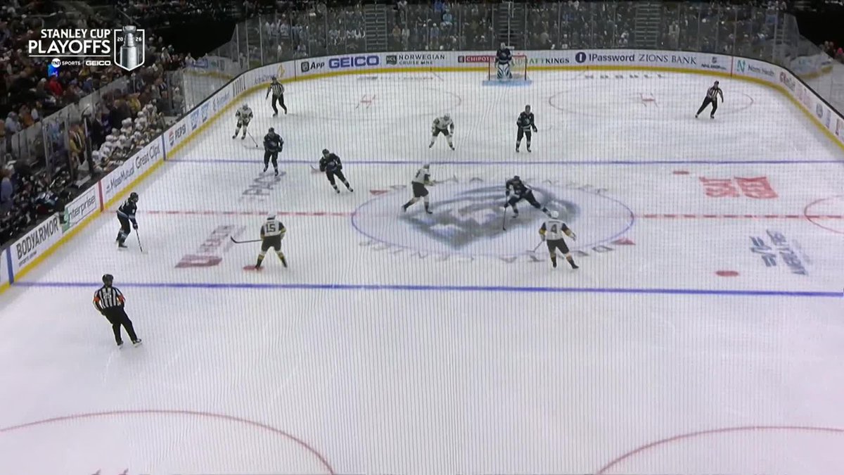 HOME ICE ADVANTAGE IS A REAL THING. UTAH IS UP 3-0 IN THEIR HOME PLAYOFF DEBUT 🔥