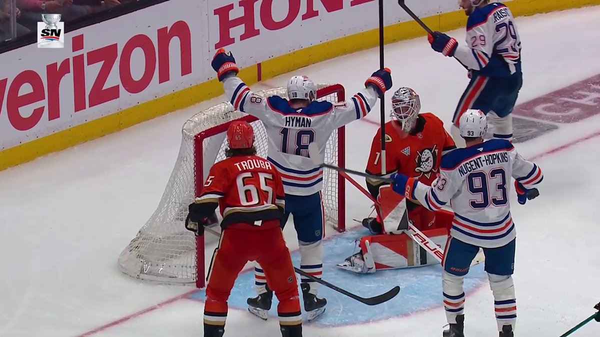 Connor McDavid makes it within one! ๐ #StanleyCup ๐บ๐ธ: NHLonTNT ๐จ๐ฆ: Sportsnet & TVA Sports