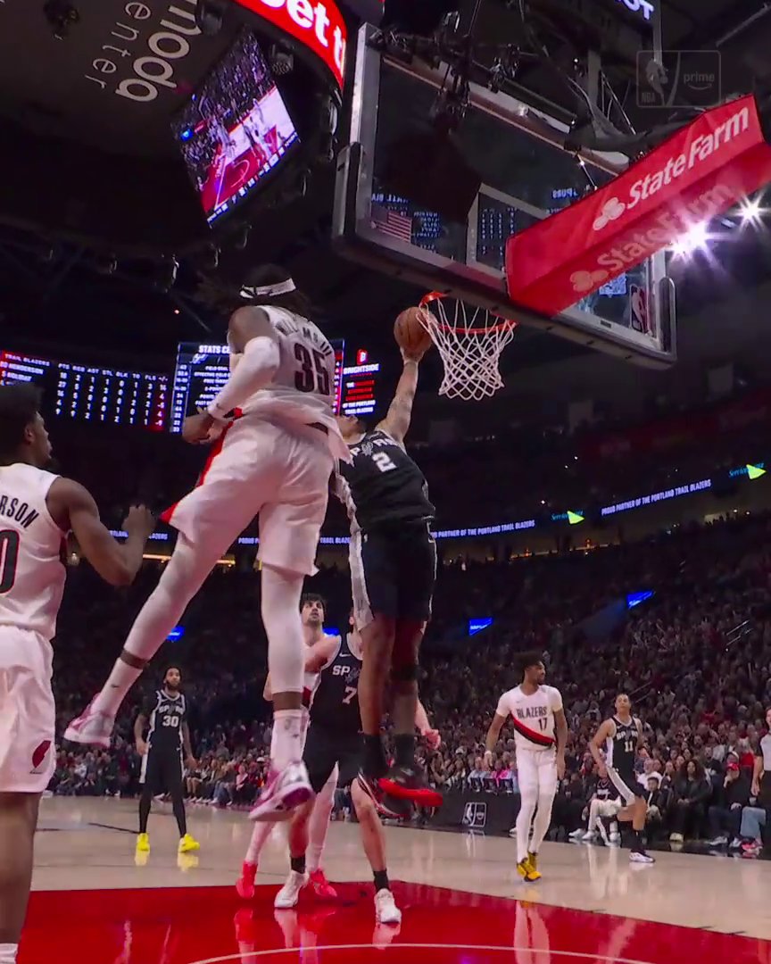 DYLAN HARPER 🤯 DWade and Candace Parker couldn't believe this dunk from the San Antonio Spurs rookie 😲