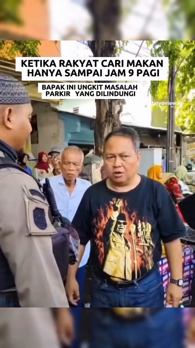 Ketika rakyat bersuara, umkm harus selalu maju Bapak ini adalah Anggota DPRD dan kebetulan warga sekitar yang mewakili warga untuk membela umkm