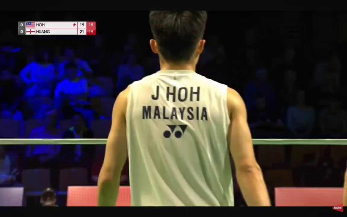 HOW ON EARTH?? 😭😲🔥 Harry Huang defied all the odds by winning the first match, giving 🏴󠁧󠁢󠁥󠁮󠁧󠁿 England the lead over Malaysia for now. CMIIW, but this is England's first MS victory in the TC since 1998! Wow 🔥🔥 #ThomasCup2026 #BadmintonEropa