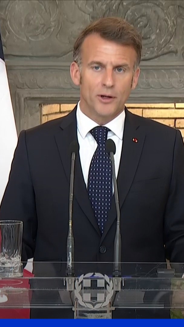💬 "On est tous embarqués dans la même galère" Emmanuel Macron évoque la hausse des prix des carburants et appelle à "ne pas créer de la défiance"