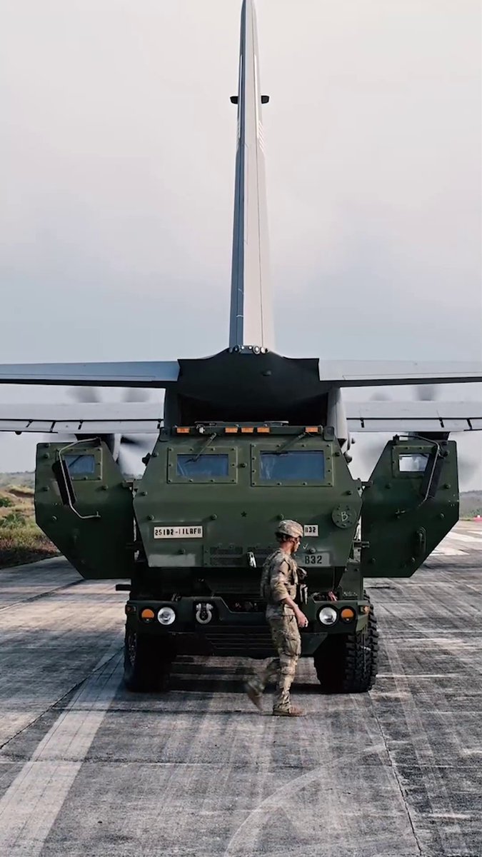 U.S. Army #25ID &amp; U.S. Air Force executed a #HIMARS Rapid Insertion (HIRAIN) at #Balikatan. Safely positioning this joint capability ensures we can respond anywhere in the archipelago. 🇺🇸🤝🇵🇭 🎥Sgt. Arellano Tlaczani #ArchipelagicDefense