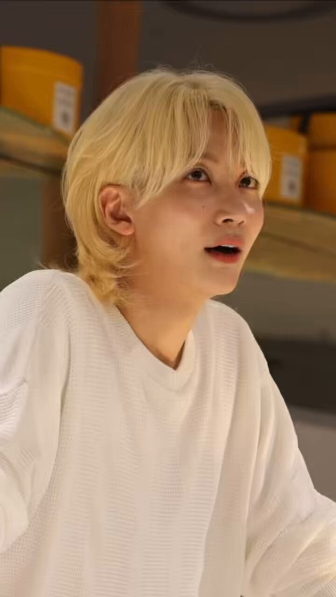 😇: 수많은 별을~ ...... 뭐였징? 😇: 진짜 미안해 나 근데 진짜 가사 진짜 못 외운다? 가사 까먹어서 애교로 합의 보는 남자 다들 어때 (심지어 별 아니고 밤임)