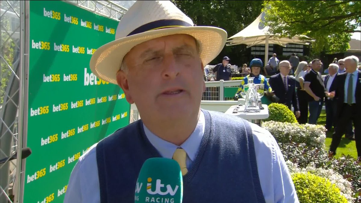 "I'm not sure anyone is disputing a description of good / good-to-firm in places in jumping terms." Sandown Park's clerk of the course, Andrew Cooper, spoke to @mcyeeehaaa about the conditions on track today