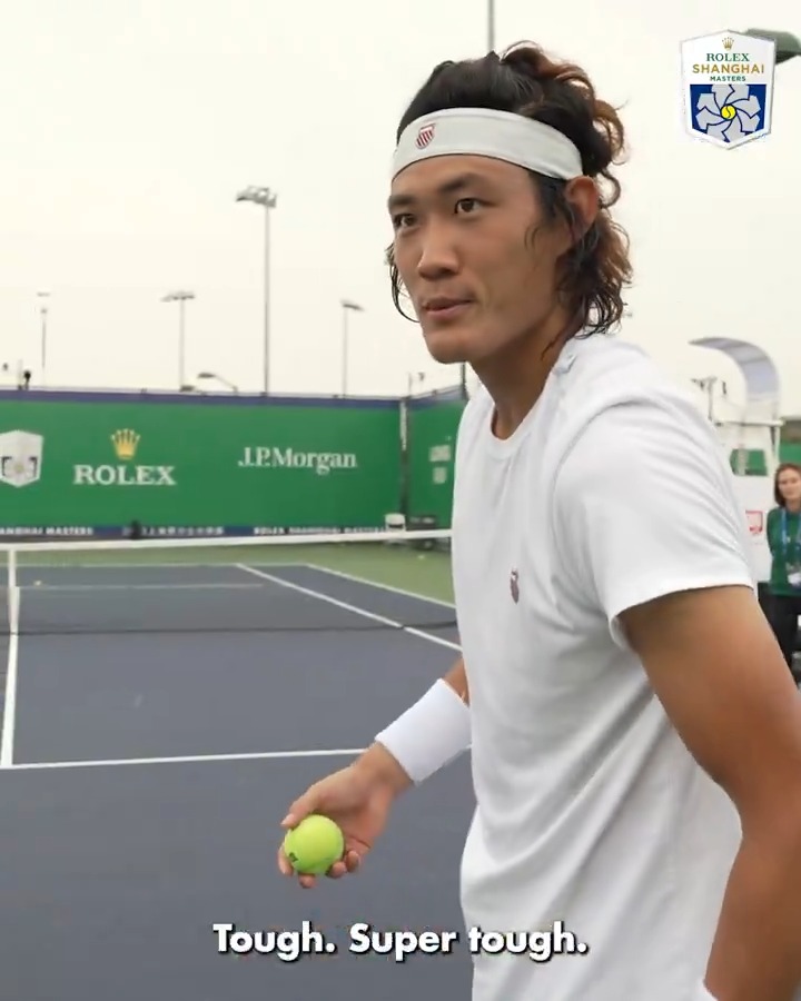 Harder than it sounds 😂 When the players tried our left-handed serve challenge.... #RolexShanghaiMasters