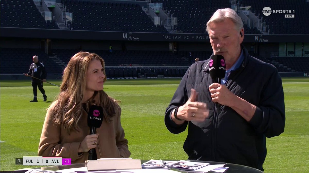 “If I was in that Fulham dressing room, I’d be hoping he stays!” Karen Carney and Glenn Hoddle reflect on Marco Silva’s value to Fulham and why they must convince him to sign a new deal 👔 🎙️ Lynsey Hipgrave | 📺 TNT Sports and HBO Max