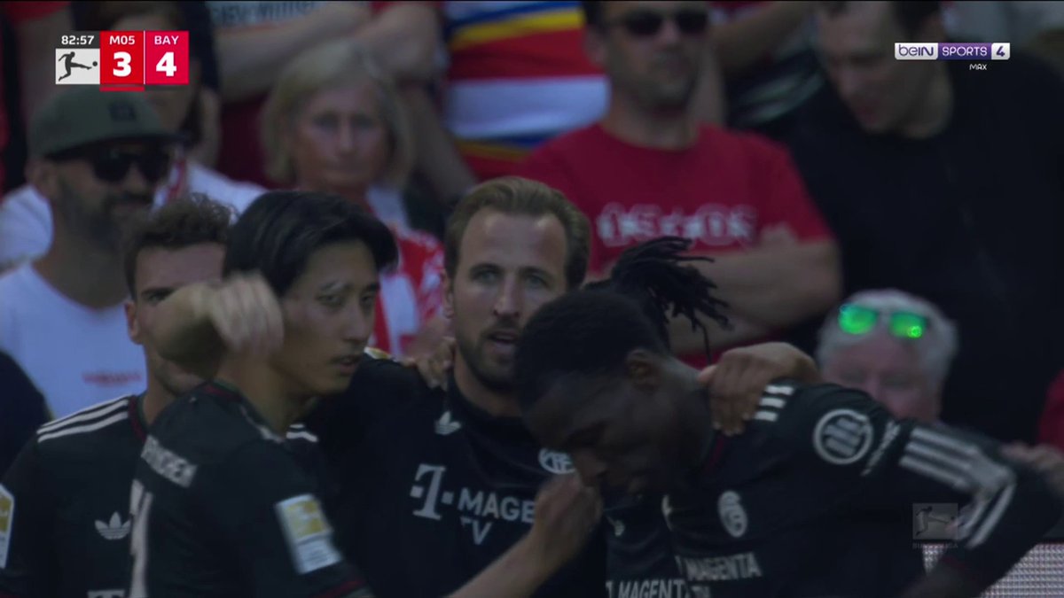 𝗟𝗔 𝗖𝗟𝗔𝗦𝗦𝗜𝗤𝗨𝗘 : Jean-Charles Sabattier qui devient fou sur une remontada du Bayern Munich en Bundesliga ! 😂😂 Quelle équipe de fou... (beIN SPORTS)