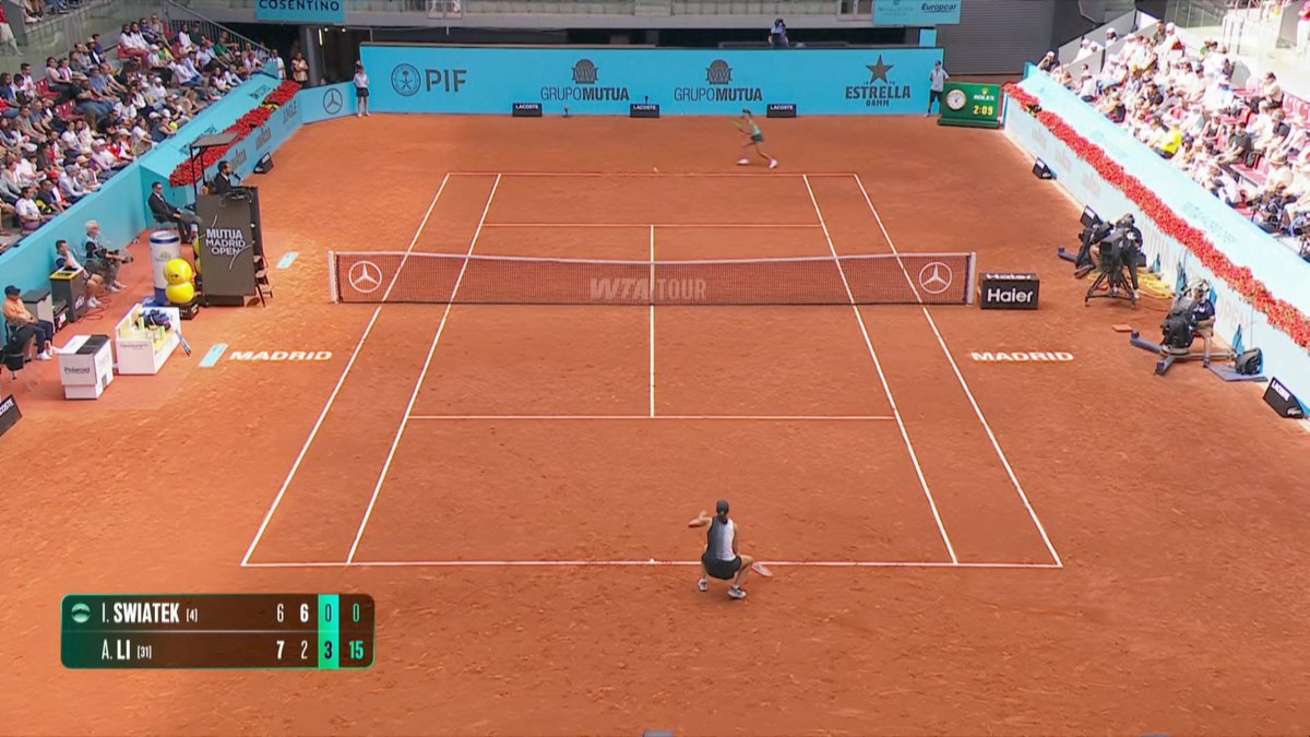 Iga Świątek is forced to retire against Ann Li in the third round 😓 #MMOpen