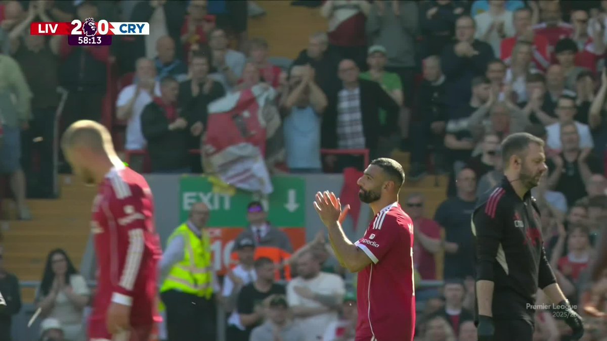 🇪🇬👑 Mo Salah will be hoping it isn't too serious but he looks like a man who knows he's done his hamstring. He knows it's over. He's got just one month left of his Liverpool career.