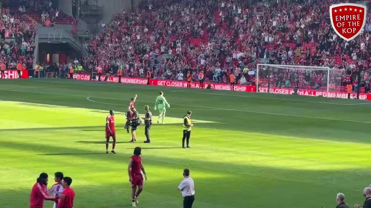 🎶 Du-du-du-duuu, Freddie Woodman!! 👏💪 #LFC [Credit: ZAGKAG]