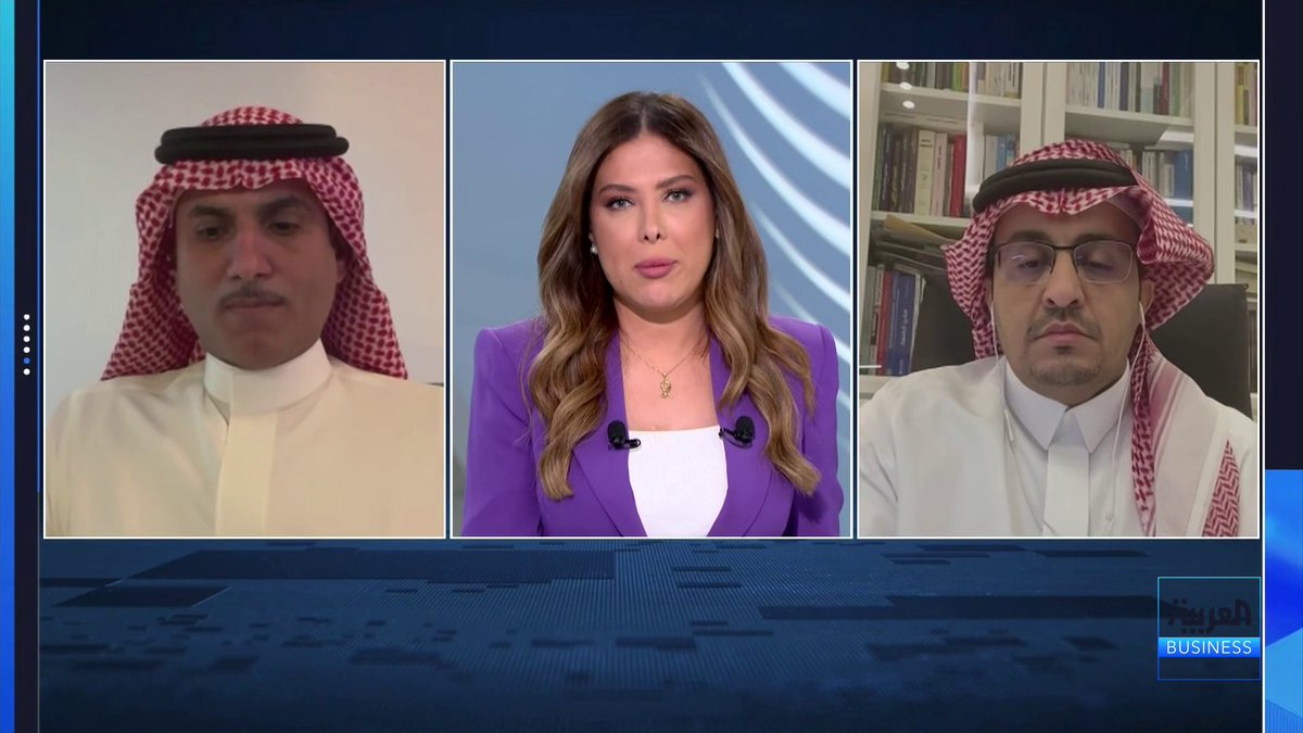 الرئيس التنفيذي للهيئة العامة للموانئ سليمان بن خالد المزروع لـ "العربية Business" 📌 رؤية السعودية 2030 كان أساسها المرونة والأداء القوي لموانئ المملكة هو نتاج سنوات من العمل 📌 شركات من الإمارات وقطر والبحرين تستخدم الموانئ السعودية لتصدير منتجاتها حالياً والقدرة الاستيعابية لم تتجاوز 56% 📌 لدينا مرونة سريعة لإنشاء مسارات لوجستية للخليج بدعم من الأنظمة التي نمتلكها وبالتعاون مع الجمارك 📌 هناك أسطول من 500 ألف شاحنة بدأ العمل الآن ما بين جدة وأنحاء المملكة ودول الخليج #رؤية_السعودية_2030 #العربية_Business مي بن خضراء