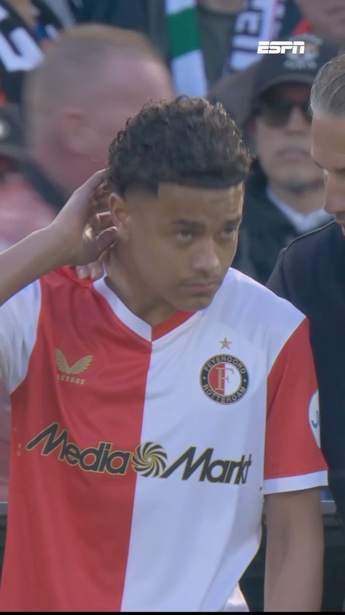 De jongste debutant ooit voor Feyenoord: Ilai Grootfaam!💎
