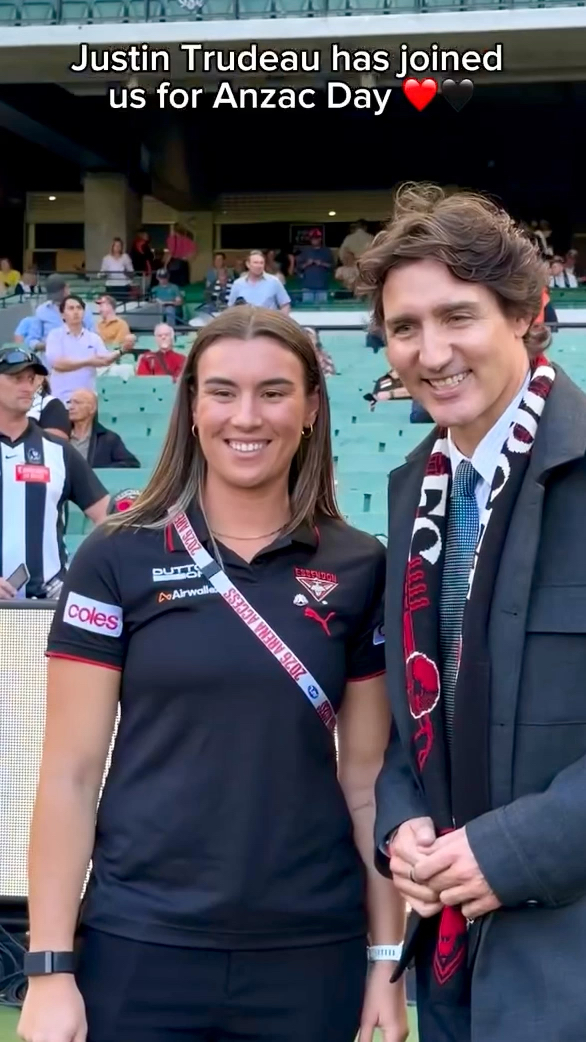 Justin Trudeau is in Australia! 🇨🇦 🇦🇺 Canada’s former PM got a taste of ‘footy’ culture Down Under when he met with players from Essendon Football Club at Melbourne’s iconic ‘G’ cricket ground on Anzac Day. 📽️: essendonfc #justintrudeau