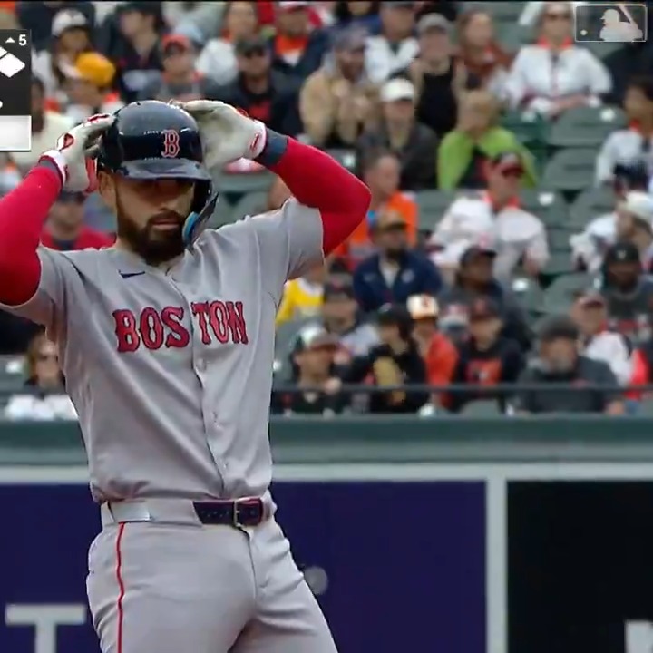 Wong clears the bases!