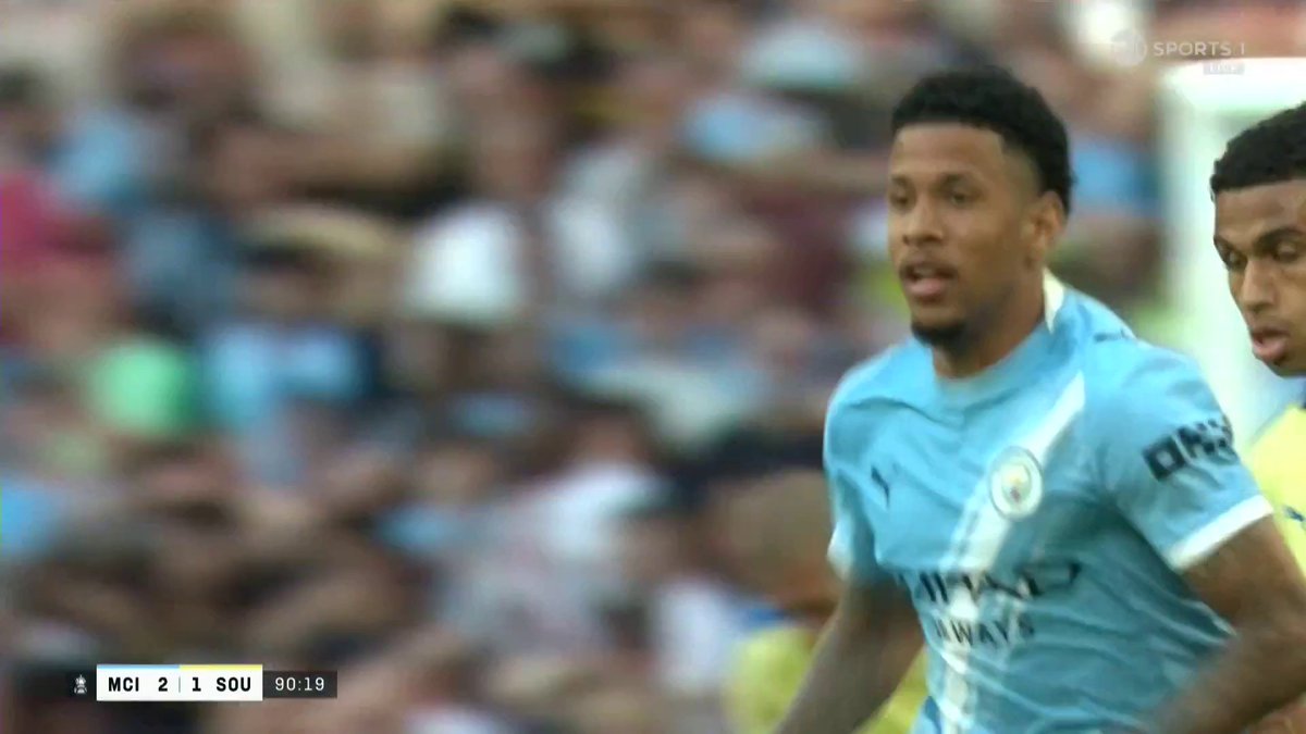 How on EARTH did Man City fail to score here…