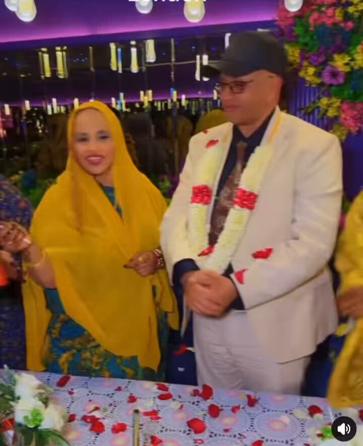 Galbeedka London xalay waa la isku arkay. Hablaha Reer Somaliland ee London ayaa igu maamuusay casho sharaf iyo soo dhoweyn aad iyo aad u qiime badan. Hablahayagii, Huunnayaal waad mahadsan tihiin malyuun jeer.