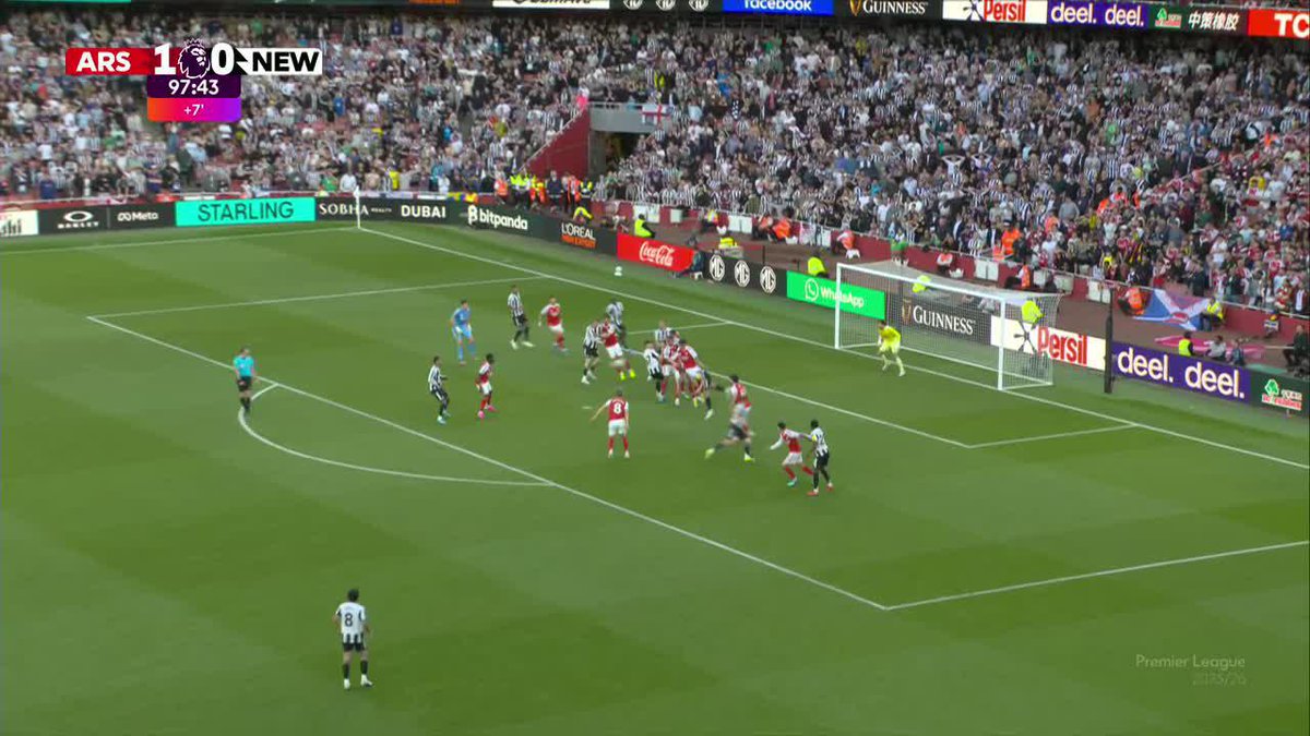 ¡TREMENDA RESPUESTA! La cabeza de 🇪🇨 Piero Hincapié apagó el incendio en la última jugada del partido, en el que el Arsenal superó al Newcastle en la #PREMIERxESPN. ▶️ Mira la 🏴 #PremierLeague en el Plan Premium de #DisneyPlus