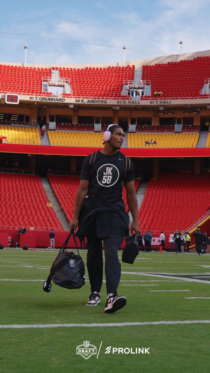 Won't be Cyrus' first time in Arrowhead Kansas City Chiefs | Prolink