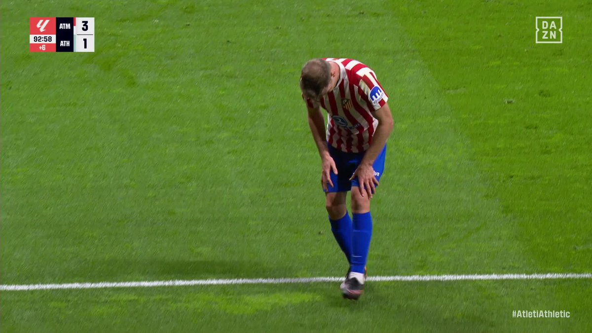 Dani Vivian ni amaga con seguir el desmarque de Alexander Sørloth y acaba la jugada a 30 metros del noruego. Y el trote cochinero mientras Aitor Paredes esprinta es de traca. No puedo definir esta acción en una palabra.