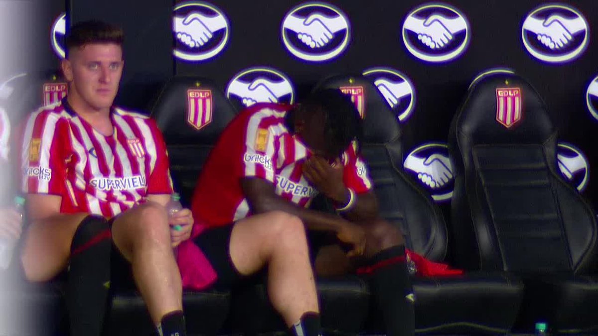 📌 Edwuin Cetré salió entre lágrimas al ser reemplazado en el segundo tiempo del duelo entre #EDLP🇦🇹 y Talleres. Habrá que ver si es por algo físico y otro motivo.
