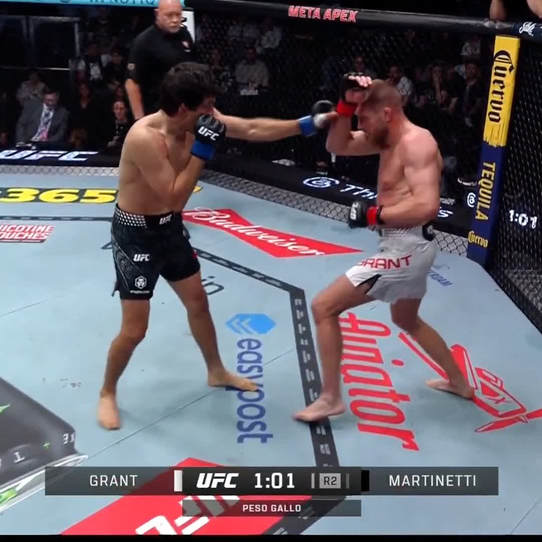 Brutal ‼️ Batalla intensa del ecuatoriano 🇪🇨 Impresionante intercambio #UFCVegas116 | Ver en vivo por @paramountplusdeportes