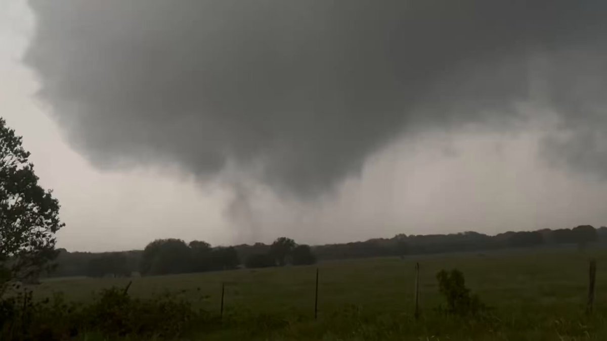 Large #tornado near Roth, Oklahoma in the #Dominator 3 with high-precipitation warm front rider