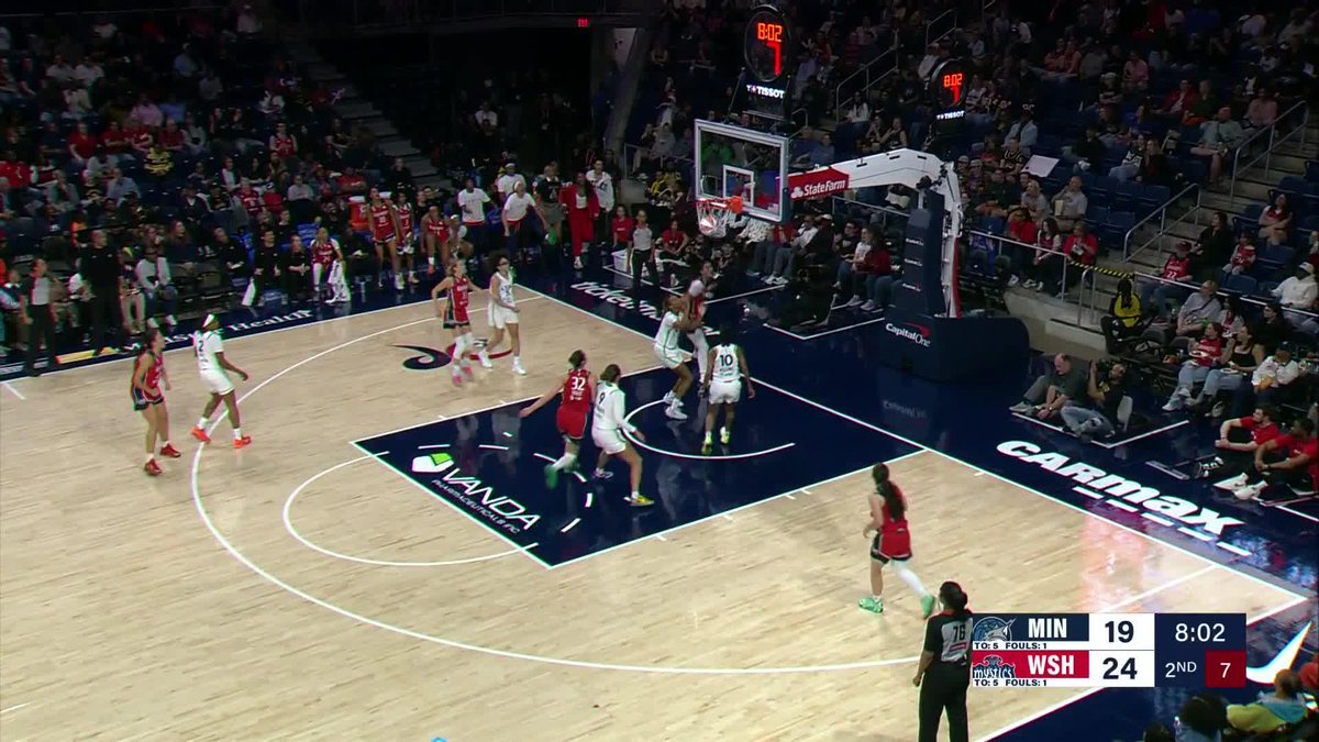 Lauren Betts' preseason debut: 13 PTS 2-7 FG 9-10 FT 6 REB