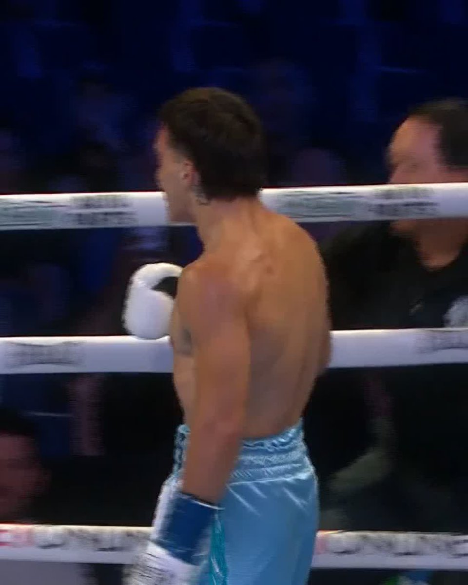 ¡¡¡VENENOOOOO!!! 🇦🇷 ALAN CHAVES (22-0) NOQUEÓ A 🇲🇽 MADUEÑO (31-5) EN EL TERCER ROUND. TREMENDA VICTORIA EN SU DEBUT EN ESTADOS UNIDOS.